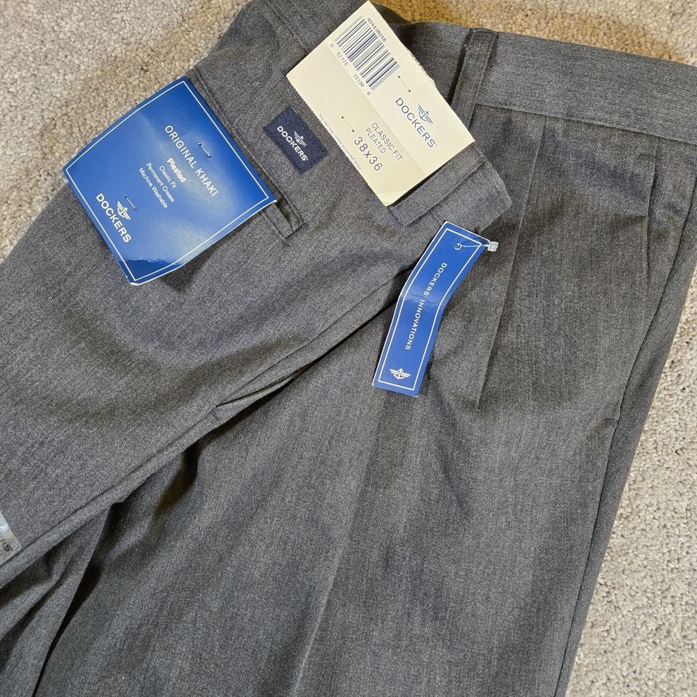 Dockers Original Classic Fit Pleate Khaki Polyester Gray Men's Pants W38‎ L36
